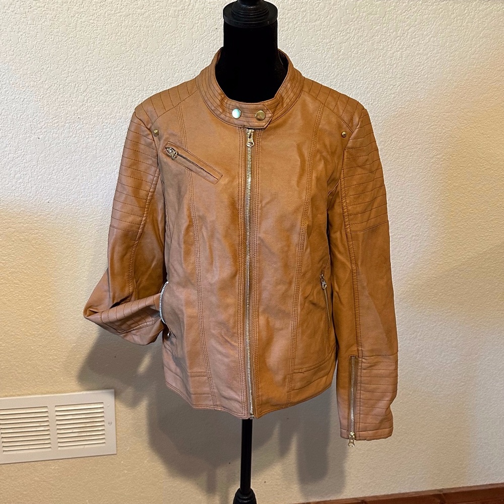 Women’s Baccini faux leather vintage jacket size medium